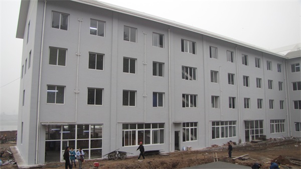 11 公司共籌集了200多萬元定向支持四川彭山的災(zāi)后重建，并修建了殘疾人康復(fù)培訓(xùn)中心。 .JPG